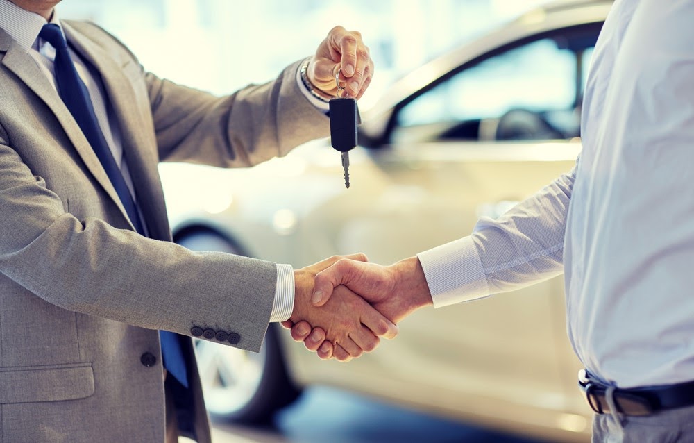 car-retailer-selling-new-car